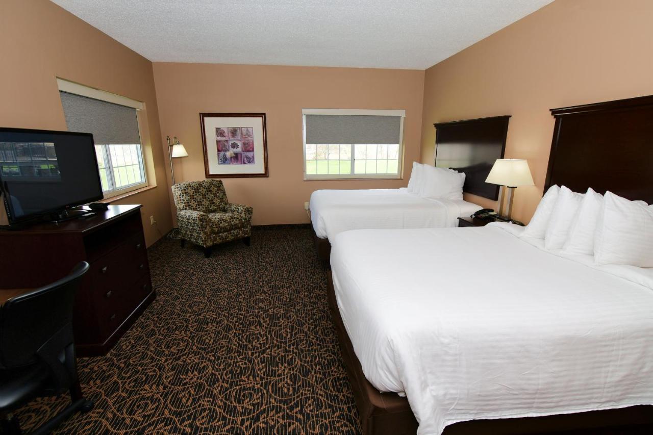 Cobblestone Inn & Suites - Denison | Majestic Hills Exterior photo