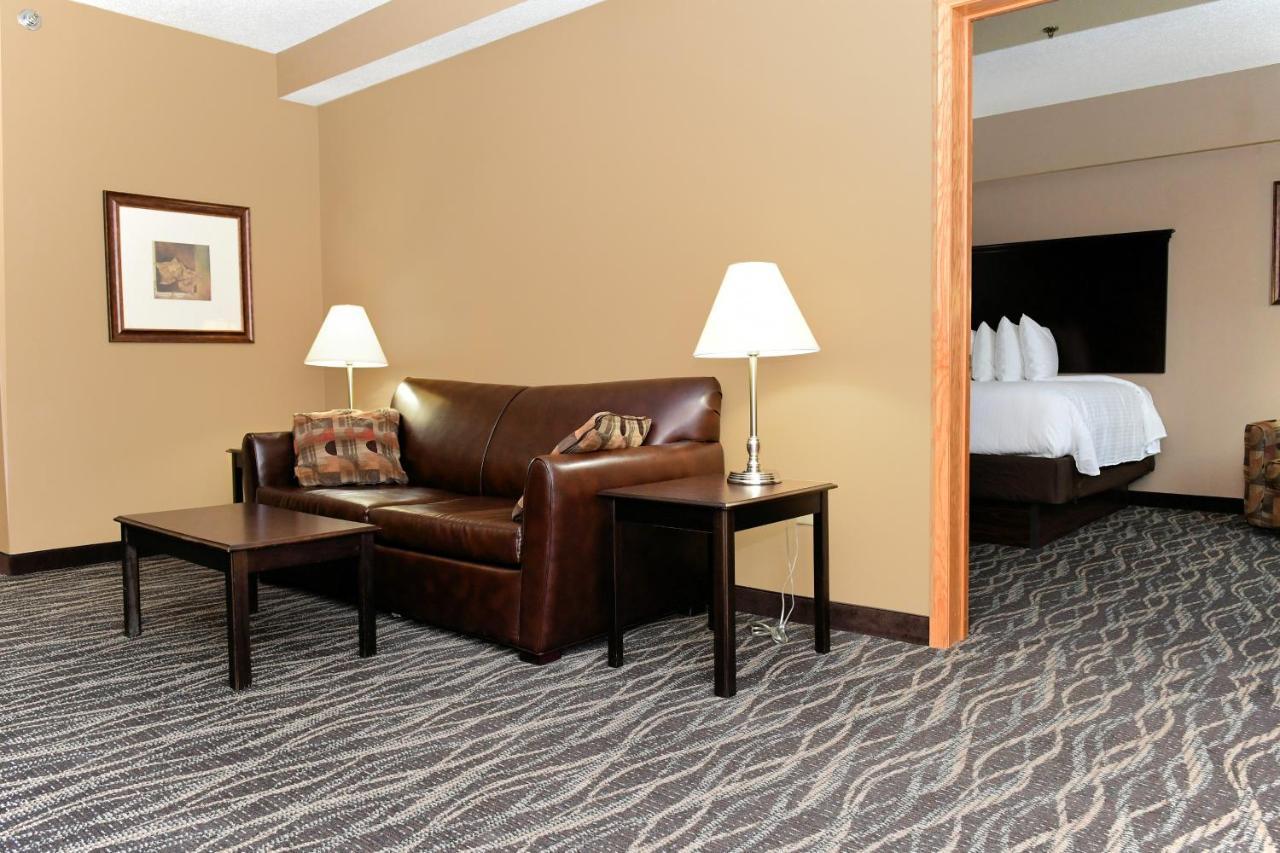 Cobblestone Inn & Suites - Denison | Majestic Hills Exterior photo