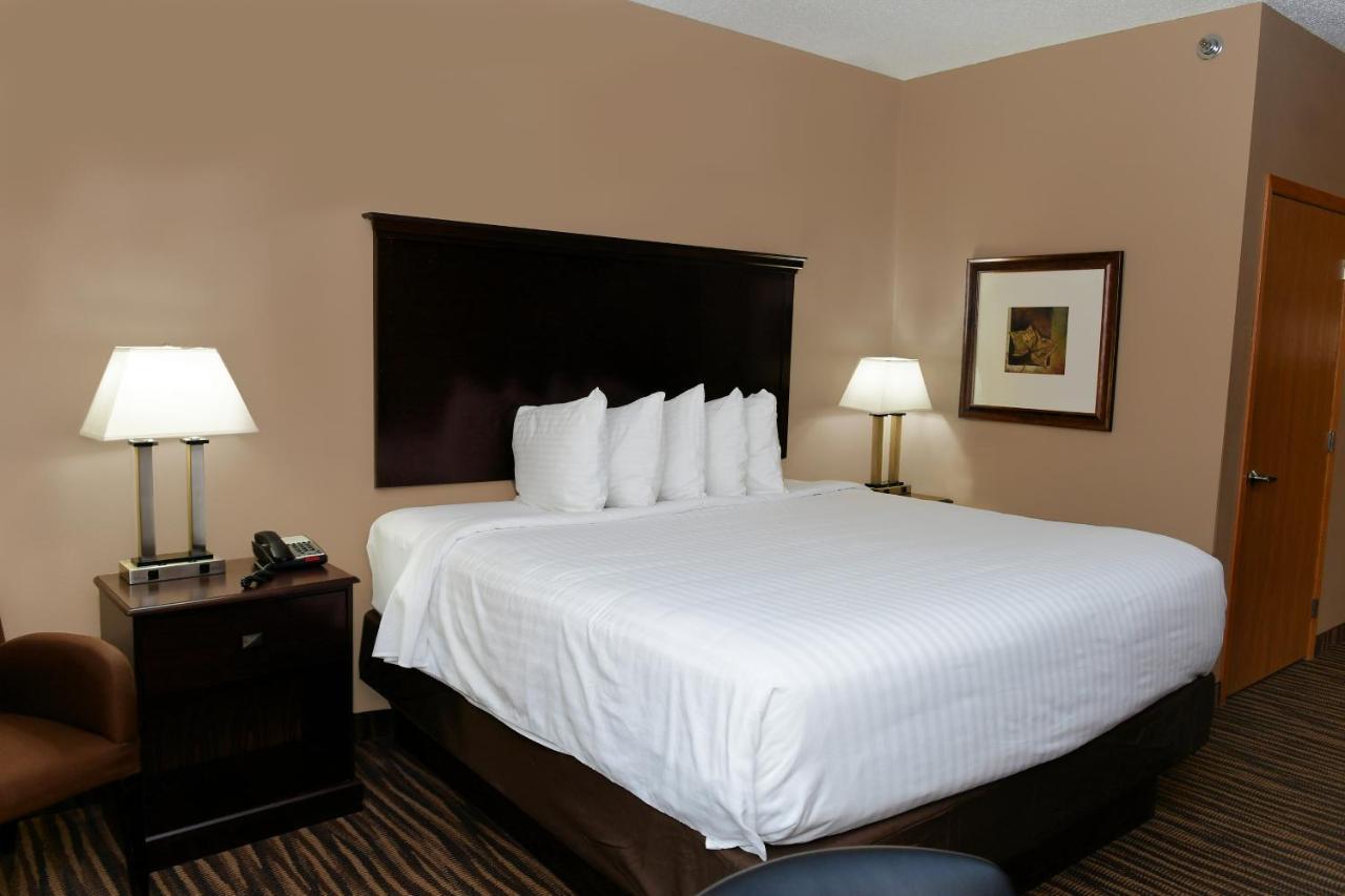 Cobblestone Inn & Suites - Denison | Majestic Hills Exterior photo