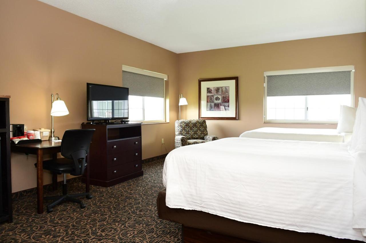 Cobblestone Inn & Suites - Denison | Majestic Hills Exterior photo