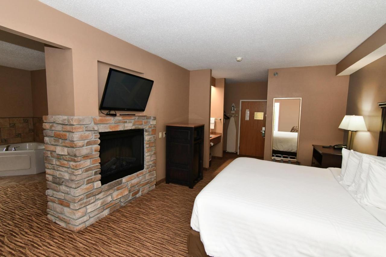 Cobblestone Inn & Suites - Denison | Majestic Hills Exterior photo