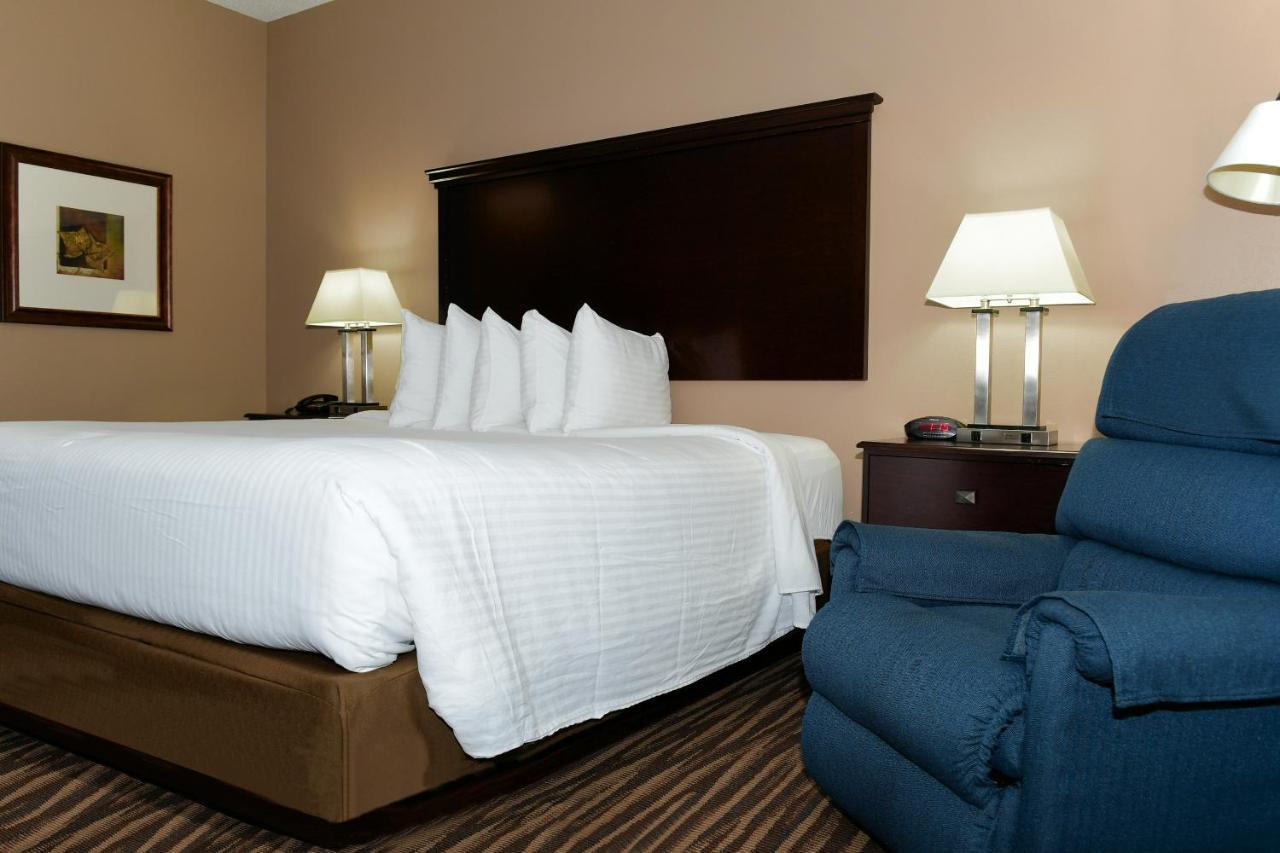 Cobblestone Inn & Suites - Denison | Majestic Hills Exterior photo