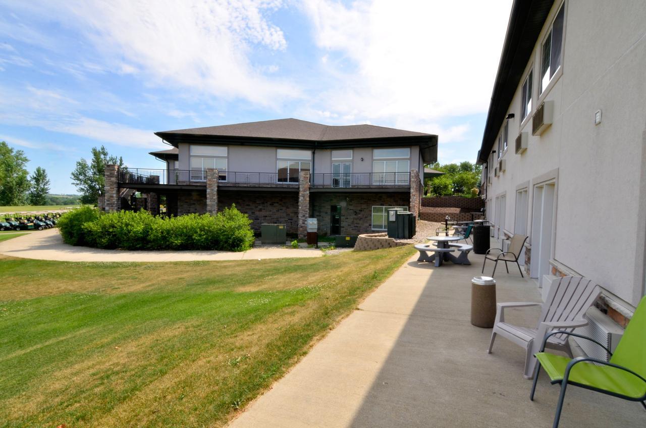 Cobblestone Inn & Suites - Denison | Majestic Hills Exterior photo