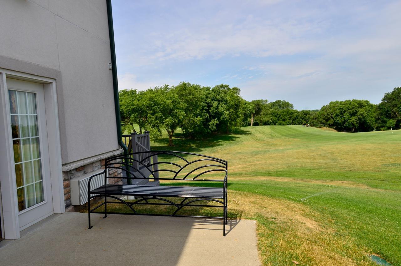 Cobblestone Inn & Suites - Denison | Majestic Hills Exterior photo